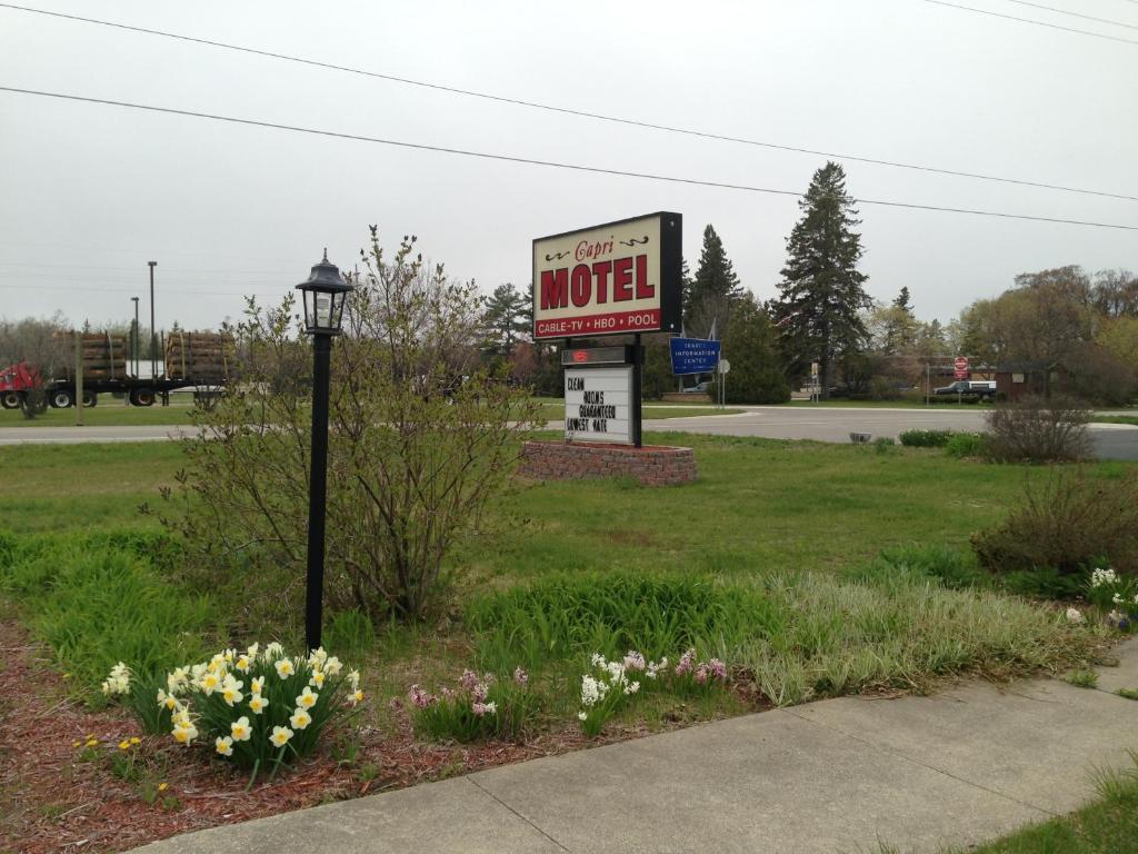 Capri Motel แมคคินอซิตี้ ภายนอก รูปภาพ